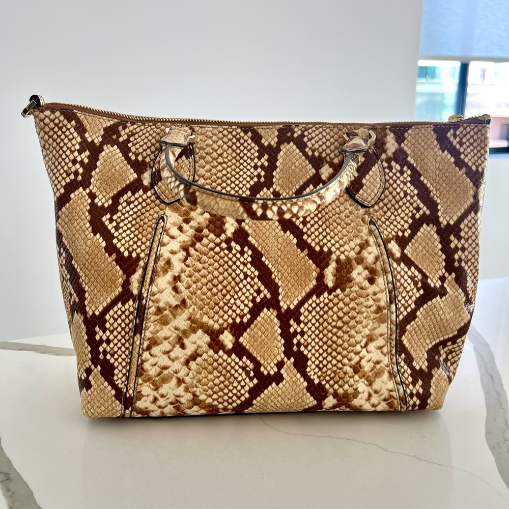 Michael Kors Embossed Large Leather Satchel 👜